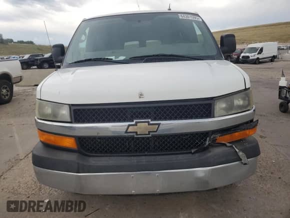 2014 Chevrolet Express Passenger LT with VIN 1GAZG1FGXE1157798, listed as a Copart auction lot 64301595 with 272,982 mi miles and Clean title. Bid and sale history available at DreamBid. Image 5.