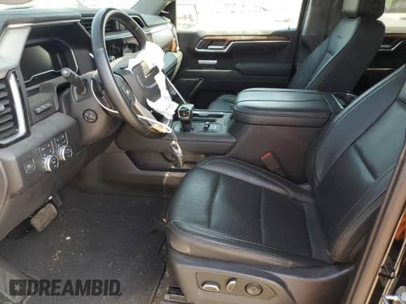 2023 GMC Sierra 1500 Denali z VIN 3GTUUGED8PG262364, wystawiony jako Copart lot #60471545 z przebiegiem 28 443 mil mil oraz Szkoda całkowita • Salvage title. Historia ofert i sprzedaży dostępna na DreamBid. Obrazek 7.