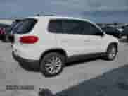 2017 Volkswagen Tiguan Wolfsburg Edition с VIN WVGRV7AX9HK022619, выставлен на аукционе Copart как лот 80518665 с пробегом Не указан миль и Чистый • Clean title. История ставок и продаж доступна на DreamBid. Изображение 3.