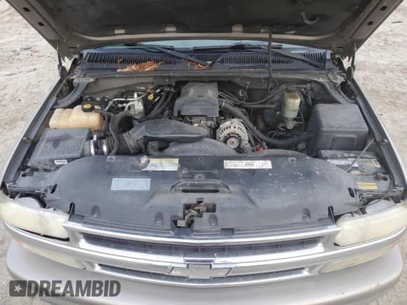 2000 Chevrolet Suburban LT with VIN 3GNFK16T3YG208884, listed as a Copart auction lot 48656935 with 377,458 mi miles and Salvage title. Bid and sale history available at DreamBid. Image 12.