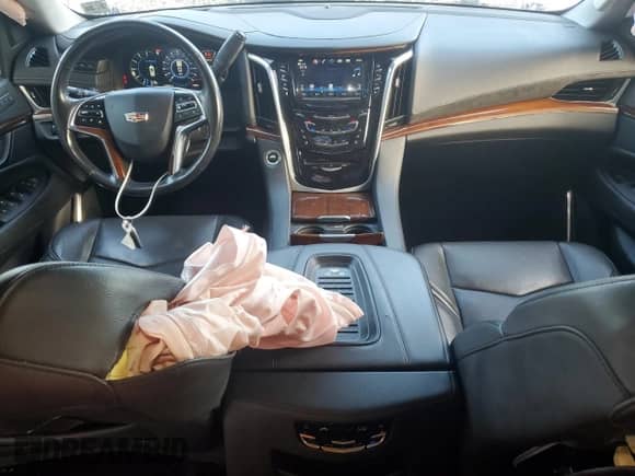 2019 Cadillac Escalade ESV Luxury with VIN 1GYS4HKJ8KR308303, listed as a Copart auction lot 81151005 with 130,520 mi miles and Salvage title. Bid and sale history available at DreamBid. Image 8.
