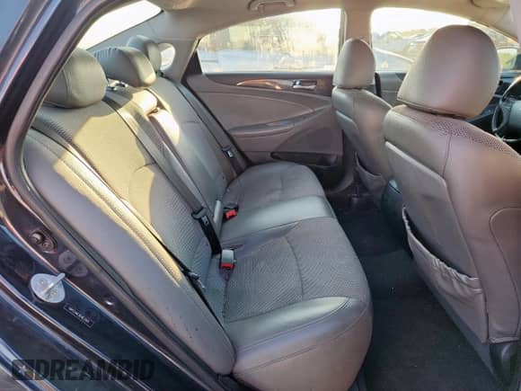 2014 Hyundai Sonata Limited с VIN 5NPEC4AC3EH837915, выставлен на аукционе Copart как лот 84188695 с пробегом 106 197 миль миль и Списание • Salvage title. История ставок и продаж доступна на DreamBid. Изображение 10.