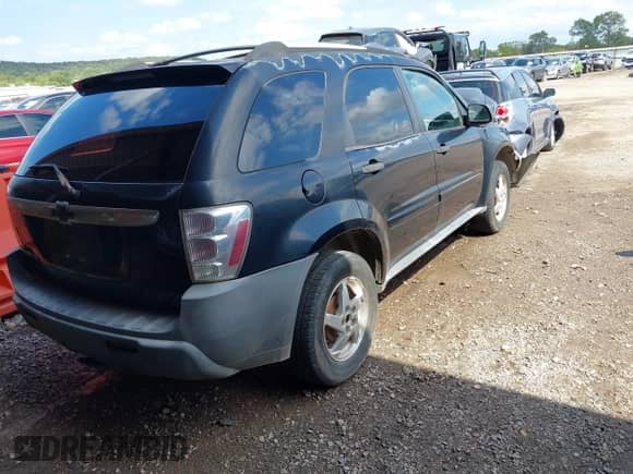 2005 Chevrolet Equinox LS with VIN 2CNDL13F656190864, listed as a IAAI auction lot 43273235 with 294,345 mi miles and . Bid and sale history available at DreamBid. Image 4.
