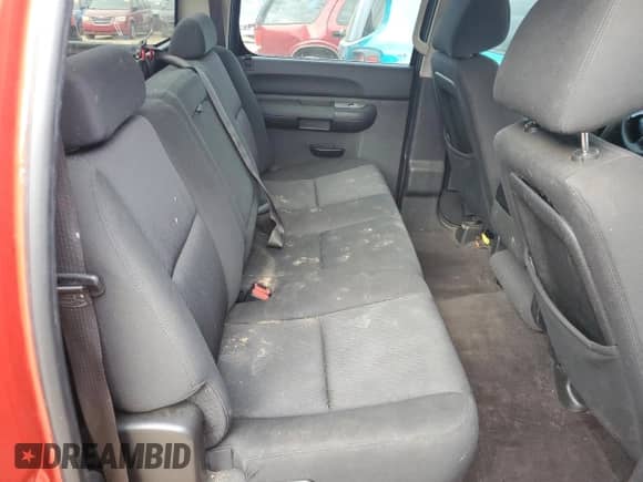 2010 GMC Sierra 1500 SL z VIN 3GTRCUEA8AG226355, wystawiony jako Copart lot #86217604 z przebiegiem 254 566 mil mil oraz Szkoda całkowita • Salvage title. Historia ofert i sprzedaży dostępna na DreamBid. Obrazek 10.