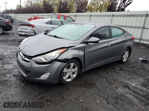 2013 Hyundai Elantra Limited с VIN 5NPDH4AE1DH189262, выставлен на аукционе Copart как лот 81983235 с пробегом Не указан миль и Списание • Salvage title. История ставок и продаж доступна на DreamBid. Изображение 1.