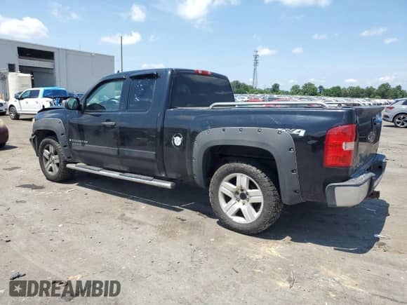 2007 Chevrolet Silverado 1500 1LT z VIN 2GCEK19J671685556, wystawiony jako Copart lot #62690375 z przebiegiem 209 541 mil mil oraz Szkoda całkowita • Salvage title. Historia ofert i sprzedaży dostępna na DreamBid. Obrazek 2.