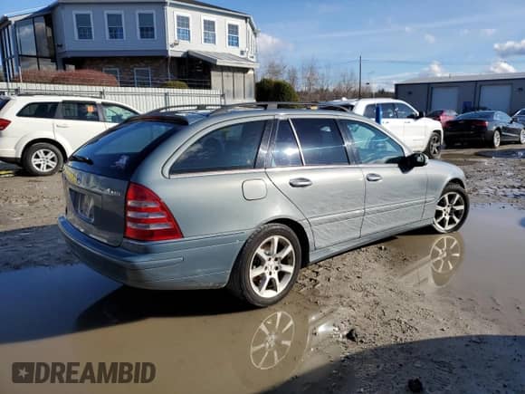 2005 Mercedes-Benz C 240 with VIN WDBRH81J05F552977, listed as a Copart auction lot 85506104 with 185,373 mi miles and Clean title. Bid and sale history available at DreamBid. Image 3.