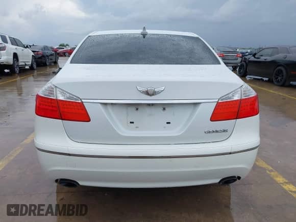 2010 Hyundai Genesis with VIN KMHGC4DE9AU105001, listed as a IAAI auction lot 41892564 with 203,191 mi miles and . Bid and sale history available at DreamBid. Image 16.
