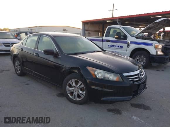 2012 Honda Accord SE z VIN 1HGCP2F64CA004973, wystawiony jako IAAI lot #43506189 z przebiegiem 240 846 mil mil oraz . Historia ofert i sprzedaży dostępna na DreamBid. Obrazek 1.