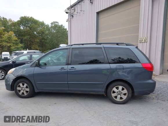 2010 Toyota Sienna CE с VIN 5TDKK4CC0AS309854, выставлен на аукционе IAAI как лот 43285095 с пробегом 342 642 миль миль и . История ставок и продаж доступна на DreamBid. Изображение 14.