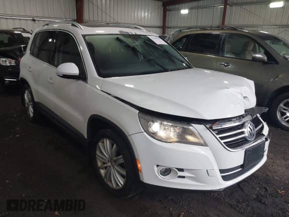 2011 Volkswagen Tiguan S с VIN WVGAV7AX4BW550453, выставлен на аукционе IAAI как лот 41598664 с пробегом 73 281 миль миль и . История ставок и продаж доступна на DreamBid. Изображение 1.