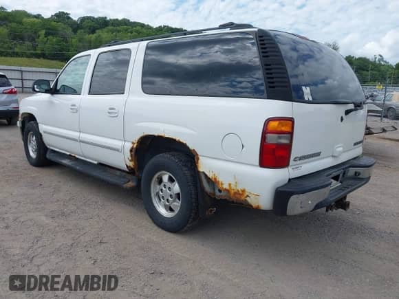 2002 Chevrolet Suburban Z71 с VIN 3GNFK16Z12G252331, выставлен на аукционе IAAI как лот 42702254 с пробегом 181 386 миль миль и . История ставок и продаж доступна на DreamBid. Изображение 3.