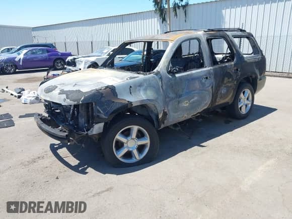 2011 Chevrolet Tahoe LT с VIN 1GNSCBE06BR394713, выставлен на аукционе IAAI как лот 42872699 с пробегом Не указан миль и . История ставок и продаж доступна на DreamBid. Изображение 2.