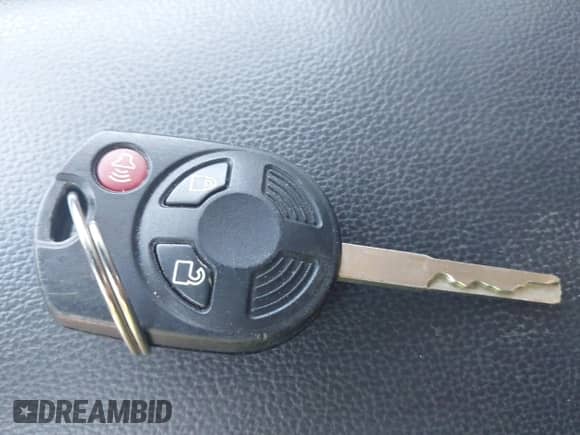 2018 Ford Escape SE с VIN 1FMCU9GD9JUA44003, выставлен на аукционе IAAI как лот 42932195 с пробегом 104 780 миль миль и . История ставок и продаж доступна на DreamBid. Изображение 11.