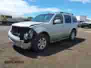 2005 Nissan Pathfinder SE z VIN 5N1AR18W85C708863, wystawiony jako IAAI lot #42585381 z przebiegiem 145 851 mil mil oraz . Historia ofert i sprzedaży dostępna na DreamBid. Obrazek 17.