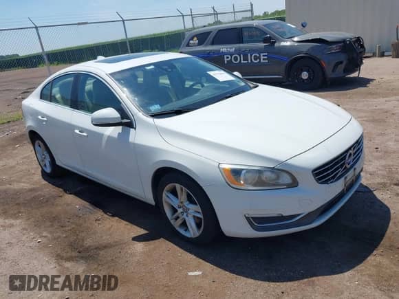 2015 Volvo S60 T5 Drive-E Premier with VIN YV140MFB5F1315522, listed as a IAAI auction lot 42752661 with 173,288 mi miles and . Bid and sale history available at DreamBid. Image 1.