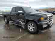2017 GMC Sierra 1500 SLT z VIN 1GTV2NEJ7HZ348013, wystawiony jako Copart lot #86545954 z przebiegiem 100 463 mil mil oraz Szkoda całkowita • Salvage title. Historia ofert i sprzedaży dostępna na DreamBid. Obrazek 4.