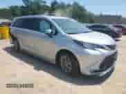 2023 Toyota Sienna XLE z VIN 5TDYSKFC3PS098717, wystawiony jako Copart lot #66670995 z przebiegiem 23 280 mil mil oraz Szkoda całkowita • Salvage title. Historia ofert i sprzedaży dostępna na DreamBid. Obrazek 4.