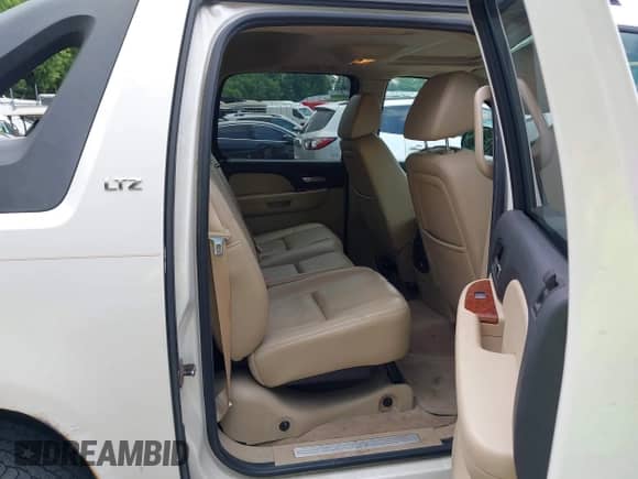2008 Chevrolet Avalanche 2LT с VIN 3GNFK12338G263115, выставлен на аукционе IAAI как лот 42611695 с пробегом 152 912 миль миль и . История ставок и продаж доступна на DreamBid. Изображение 8.
