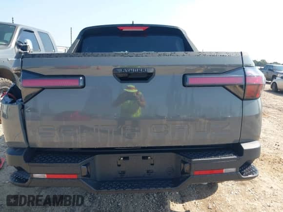 2025 Hyundai Santa Cruz SEL с VIN 5NTJB4DE2SH137301, выставлен на аукционе IAAI как лот 43118934 с пробегом 14 294 миль миль и . История ставок и продаж доступна на DreamBid. Изображение 15.