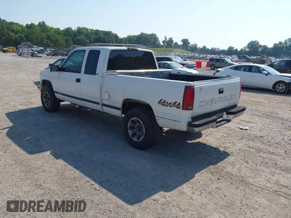 1998 Chevrolet Silverado 1500 with VIN 1GCEK19M8WE162479, listed as a IAAI auction lot 42679715 with 141,453 mi miles and . Bid and sale history available at DreamBid. Image 3.