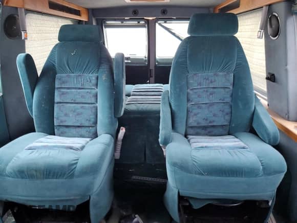 1998 Dodge Cargo Conversion with VIN 2B6HB11YXWK101470, listed as a Copart auction lot 51204935 with 148,490 mi miles and Clean title. Bid and sale history available at DreamBid. Image 10.