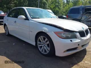 2007 BMW 3 Series 328xi z VIN WBAVC93507K034069, wystawiony jako IAAI lot #42854027 z przebiegiem 157 916 mil mil oraz . Historia ofert i sprzedaży dostępna na DreamBid. Obrazek 1.