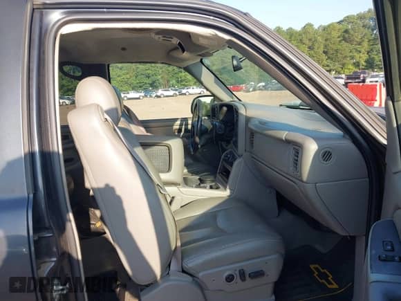 2005 Chevrolet Silverado 1500 LS with VIN 2GCEK13T551106726, listed as a IAAI auction lot 42658787 with Not provided miles and . Bid and sale history available at DreamBid. Image 5.