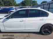 2013 BMW 3 Series 335i z VIN WBA3A9G52DNP36184, wystawiony jako IAAI lot #42330629 z przebiegiem 120 377 mil mil oraz . Historia ofert i sprzedaży dostępna na DreamBid. Obrazek 14.