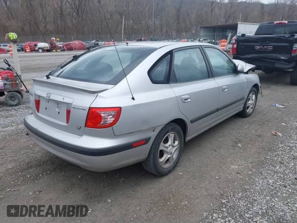 2004 Hyundai Elantra GT z VIN KMHDN56DX4U113958, wystawiony jako IAAI lot #41523198 z przebiegiem 134 270 mil mil oraz . Historia ofert i sprzedaży dostępna na DreamBid. Obrazek 4.