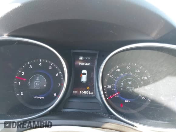 2015 Hyundai Santa Fe Limited with VIN KM8SNDHF7FU110339, listed as a IAAI auction lot 41313298 with 154,851 mi miles and . Bid and sale history available at DreamBid. Image 7.