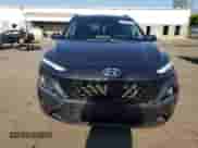 2022 Hyundai Kona Limited z VIN KM8K5CA33NU926621, wystawiony jako Copart lot #65920945 z przebiegiem 15 101 mil mil oraz Szkoda całkowita • Salvage title. Historia ofert i sprzedaży dostępna na DreamBid. Obrazek 5.