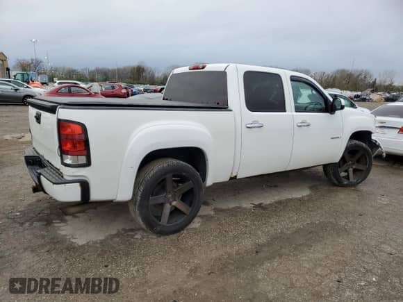 2010 GMC Sierra 1500 Denali z VIN 3GTRKXE20AG265339, wystawiony jako Copart lot #79364264 z przebiegiem 328 942 mil mil oraz Szkoda całkowita • Salvage title. Historia ofert i sprzedaży dostępna na DreamBid. Obrazek 3.