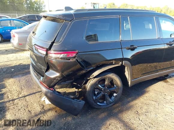 2025 Jeep Grand Cherokee Limited z VIN 1C4RJKBGXS8674655, wystawiony jako IAAI lot #43373003 z przebiegiem 4 275 mil mil oraz . Historia ofert i sprzedaży dostępna na DreamBid. Obrazek 6.