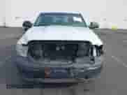 2012 Ram 1500 Express z VIN 1C6RD7FT8CS225966, wystawiony jako IAAI lot #43181465 z przebiegiem 347 015 mil mil oraz . Historia ofert i sprzedaży dostępna na DreamBid. Obrazek 13.