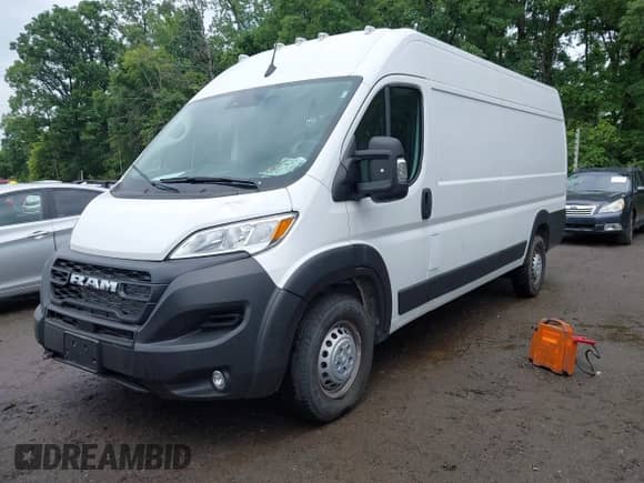 2025 Ram ProMaster Cargo Tradesman с VIN 3C6MRVJG5SE517733, выставлен на аукционе IAAI как лот 42302812 с пробегом 3 824 миль миль и . История ставок и продаж доступна на DreamBid. Изображение 2.