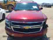 2018 Chevrolet Suburban LT z VIN 1GNSCHKC7JR392873, wystawiony jako IAAI lot #43221375 z przebiegiem 71 601 mil mil oraz . Historia ofert i sprzedaży dostępna na DreamBid. Obrazek 12.