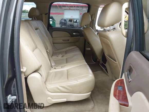 2010 Chevrolet Suburban LT с VIN 1GNUKJE33AR117502, выставлен на аукционе IAAI как лот 43082827 с пробегом 200 098 миль миль и . История ставок и продаж доступна на DreamBid. Изображение 8.
