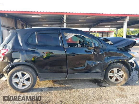 2021 Chevrolet Trax LS с VIN KL7CJKSB8MB301613, выставлен на аукционе IAAI как лот 42526045 с пробегом 51 127 миль миль и . История ставок и продаж доступна на DreamBid. Изображение 12.