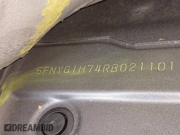2024 Honda Pilot Touring with VIN 5FNYG1H74RB021101, listed as a IAAI auction lot 42857901 with 20,597 mi miles and . Bid and sale history available at DreamBid. Image 9.