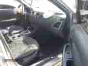 2014 Chrysler 200 LX с VIN 1C3CCBAB8EN237320, выставлен на аукционе IAAI как лот 43551760 с пробегом 130 648 миль миль и . История ставок и продаж доступна на DreamBid. Изображение 5.