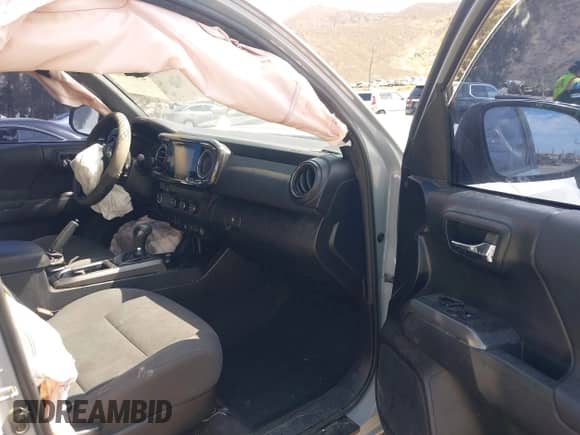 2019 Toyota Tacoma SR5 с VIN 3TMAZ5CN3KM104450, выставлен на аукционе IAAI как лот 43054667 с пробегом 124 554 миль миль и . История ставок и продаж доступна на DreamBid. Изображение 5.