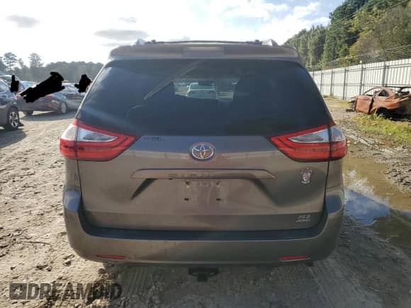 2017 Toyota Sienna XLE with VIN 5TDDZ3DC0HS168369, listed as a Copart auction lot 84734265 with 61,487 mi miles and Salvage title. Bid and sale history available at DreamBid. Image 6.