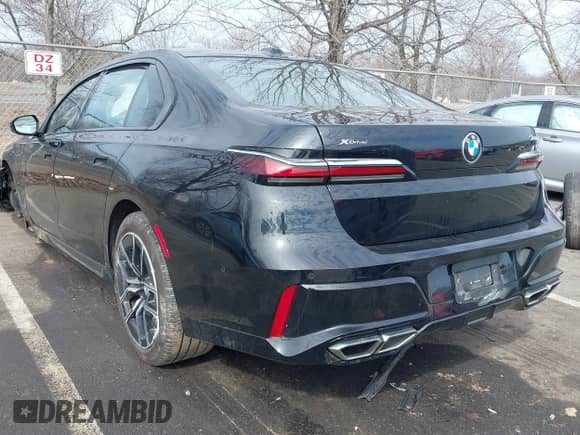 2024 BMW 7 Series 760i xDrive with VIN WBA33EJ07RCR15937, listed as a IAAI auction lot 41642361 with 19,368 mi miles and . Bid and sale history available at DreamBid. Image 3.