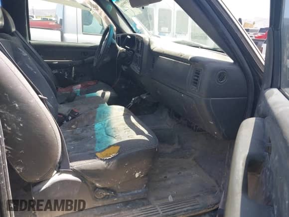 2004 Chevrolet Silverado 1500 with VIN 1GCEC19X84Z188593, listed as a IAAI auction lot 41398586 with 330,695 mi miles and . Bid and sale history available at DreamBid. Image 5.