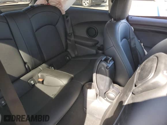 2018 MINI Hardtop Cooper with VIN WMWXP5C54J2G64015, listed as a Copart auction lot 61866865 with 32,927 mi miles and Salvage title. Bid and sale history available at DreamBid. Image 10.