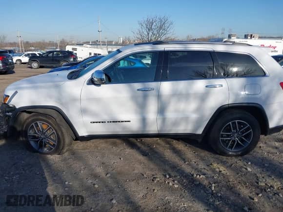 2017 Jeep Grand Cherokee Limited z VIN 1C4RJFBT5HC769196, wystawiony jako IAAI lot #41829930 z przebiegiem 88 162 mil mil oraz . Historia ofert i sprzedaży dostępna na DreamBid. Obrazek 14.
