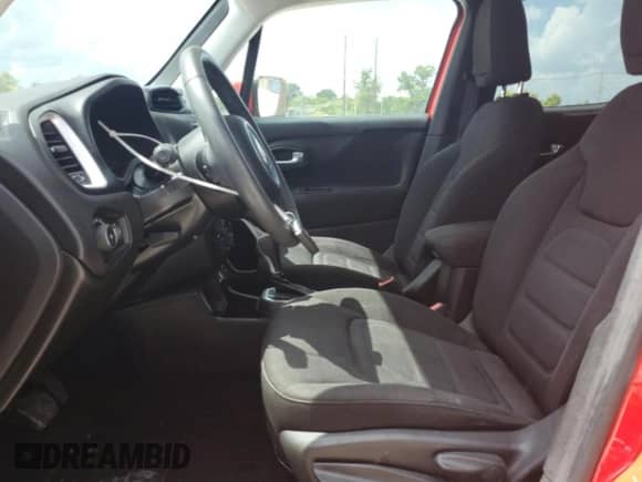2018 Jeep Renegade Latitude with VIN ZACCJABB2JPH25285, listed as a Copart auction lot 84966515 with 112,206 mi miles and Salvage title. Bid and sale history available at DreamBid. Image 7.
