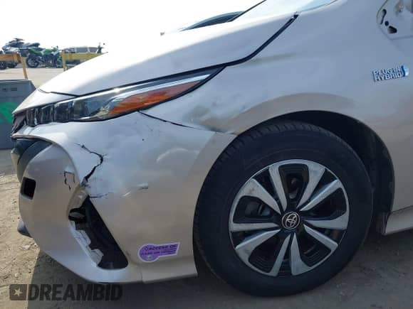 2018 Toyota Prius Plus z VIN JTDKARFP7J3099284, wystawiony jako IAAI lot #42920662 z przebiegiem 51 694 mil mil oraz . Historia ofert i sprzedaży dostępna na DreamBid. Obrazek 17.