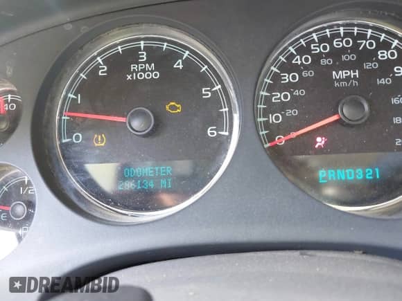 2008 Chevrolet Suburban LTZ z VIN 3GNFK16368G167473, wystawiony jako IAAI lot #42809613 z przebiegiem 286 134 mil mil oraz . Historia ofert i sprzedaży dostępna na DreamBid. Obrazek 7.